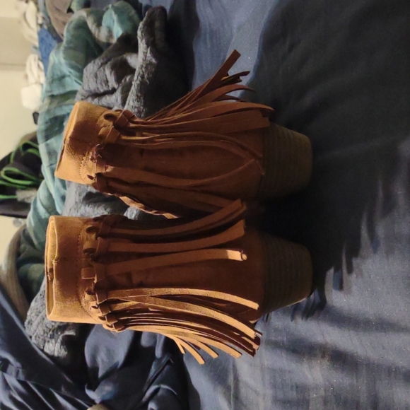 American eagle fringe boots - Picture 3 of 4